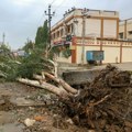 Ciklon oborio strujne stubove, u Indiji i Pakistanu evakuisano više od 180.000 ljudi