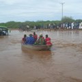 Najmanje 13 osoba poginulo, a 15.000 raseljeno usled poplava u Keniji