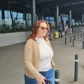 (Video) Torba od: 3.000 evra Ana Bekuta u papučama uhvaćena na aerodromu: Po nju je došao ovaj muškarac