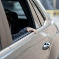 Ostavio sina (3) u vrelom automobilu i otišao kod prostitutke Šok slučaj: Detetu prolaznici spasili život