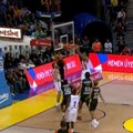 Au, pa šta je ovo?! Nba akcija Zvezdinih igrača, Bolomboj monstruozno zakucao, Bobi gledao bez rešenja