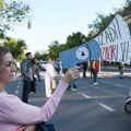 Slobodan univerzitet Novi Sad organizuje danas protest Batinaši nisu junaci, ne damo studente