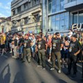 Studenti na nekoliko mesta u Beogradu postavili ograde da ne bi moglo da se priđe Skupštini Srbije