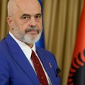 Edi Rama u ženskom kupaćem kostimu "zapalio" internet: Šta se krije iza genijalne fotomontaže?