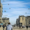 IDF: Avioni nekoliko zemalja izbacili 80 paleta humanitarne pomoći u Pojas Gaze