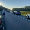 Otkazan protest u Bačkom Petrovcu zbog dolaska više od 200 batinaša