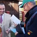 "Ma je l’ ovo moguće, Plava koverta na dan svadbe" Mladoženji stigla čestitka od države a poštar ga uhvatio pred oltarom pa mu…