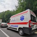 Teška nezgoda u Ivanjici: Kamion pun drva se prevrnuo, smrskana dva putnička vozila