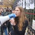 Novosadskom studentu i njegovoj majci Kobre zabranile da uđe na koncert u SNP