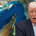 Iran ponovo preti: "Potopićemo ćemo američke brodove ako SAD preuzmu kontrolu nad Ormuskim moreuzom"