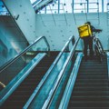 Zbog radnika Wolt, Glovo, Yandex i drugih platformskih servisa mora da se menja zakon o radu