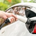 Trampov rat s Iranom već ima pobednika – to su polovni električni automobili