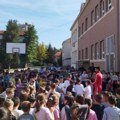 Fudbaleri obilaze škole: Susreti povodom Dečije nedelje u Leskovcu