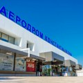 Uhapšen muškarac na aerodromu u Nišu: Pokušao da prokrijumčari 500 tableta sa liste psihoaktivnih supstanci