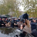 Napadaču na studente i građane ispred FDU osam meseci uslovne kazne i mora da plati 80.000 dinara: Sklopio sporazum o…