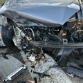 Džipom preticao kolonu, pa sasekao put "pežou": Saobraćajna nesreća na putu Požega–Čačak: Automobilom sleteo u kanal…