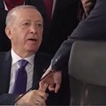 (Video) Emanuele, gde si: Pošao?! Zbog snimka Erdogana i Makrona je eksplodirala skala neprijatnosti: Ovaj prizor se munjevito…