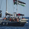 Brod neprofitne organizacije sa Gretom Tunberg isplovio za Gazu