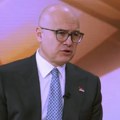 Građani ispred Vučevićeve zgrade: Miloše, ološe! (video)