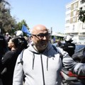 Dekan Patrik Drid u pratnji policije jutros ušao u blokirani DIF u Novom Sadu