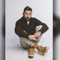Životni put ognjena amidžića: Vodio emisiju u pidžami, imao svoj bend, upisao težak fakultet, a sada čeka treće dete (foto)…