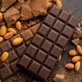 Чоколада постаје луксуз: Какао све јефтинији, али то не утиче на цену у продавницама! Професор објашњава шта је разлог