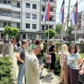 Protestni skup kragujevačkih PROSVETARA ispred Školske uprave: Zahtevaju od nadležnih da se zaustavi politizacija škola