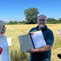 Dani polja u Čačku: Znanje na njivi i emotivan oproštaj povodom odlaska u penziju od agronoma Milana Damljanovića koji je…