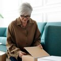 Penzioneri će dobiti pakete pomoći! Počela podela u jednom gradu u Srbiji, a svi dobijaju isto bez obzira na visinu penzije