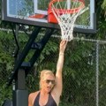 Sabalenka zapalila Instagram: U provokativnom kupaćem kostimu izašla na košarkaški teren, a ovo je razlog
