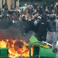 Gori Francuska! Škole u plamenu, više od 500 zatvoreno, hiljade uhapšenih učenika, stotine povređenih!