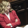 Meloni se našalila na račun svoje visine: Nisam baš patuljak