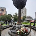 Položeni venci kraj spomenika Uspenje i spomen ploče posvećene borcima Šumadijske divizije