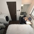 Živi u stanu od 7 kvadrata, plaća kiriju 250 evra Evo kakav je život u prostoru manjem od nečijeg kupatila (video)