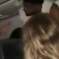 Drama u avionu, putnici odmah reagovali Muškarac (28) skakao po sedištima, pa nasrnuo na stjuardesu (video)