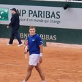 Hamad prvo plesao po kiši, pa od besa lomio reket i otišao u 3. kolo Rolan Garosa