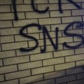 Grafiti protiv SNS-a na zgradi u kojoj je Televizija K1