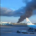 Putnici u panici, strašan dim nadomak aerodroma: Vatrogasci se satima bore sa vatrom (video)