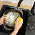 Ne bacajte zagorele šerpe i tiganje: Uz pomoć samo par sastojaka sijaće se kao novi
