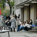 Drugi dan blokade Pete beogradske gimnazije: Učenici ne odustaju od zahteva, pozivaju građane da ih podrže VIDEO