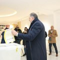 Republika srpska bira predsednika: Glasovi se broje, izborni štabovi saopštavaju različite prve izborne rezultate