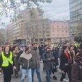 Kolona studneta ide ka Palati pravde: Protest podrške kolegama kojima se sudi za rušenje ustavnog poredka (video)