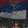 VIDEO Zagrmela podrška studentima na utakmici Zvezde, pa usledilo žestoko vređanje Vučića