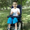 Dimitrije je bio potpuno zdrav, veseo i živahan voleo je da igra fudbal: Pomozimo ovom dečaku da ponovo stane na svoje noge