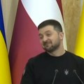 Urajina klonirala Zelenskog? Jedan za govornicom, drugi u publici (video)