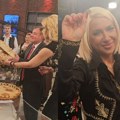 Hit snimak! Jovana Jeremić izvukla dukat iz božićne česnice, pa uzviknula: "Pravi je! Biće para ove godine"