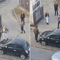 Brutalna tuča u Beogradu! Žena viče na krvavog muškarca, mladić pored preti štanglom (video)