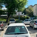 Košarkaški teren na niškoj Paliluli postao parking