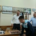 Šahovski klub „Velika rokada“ dobio opremu od Grada