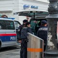 Opsadno stanje u centru beča! Ubačen sumnjiv paket u fakultet, policajci sa dugim cevima na ulicama: "Uskoro će biti bum, bum"…